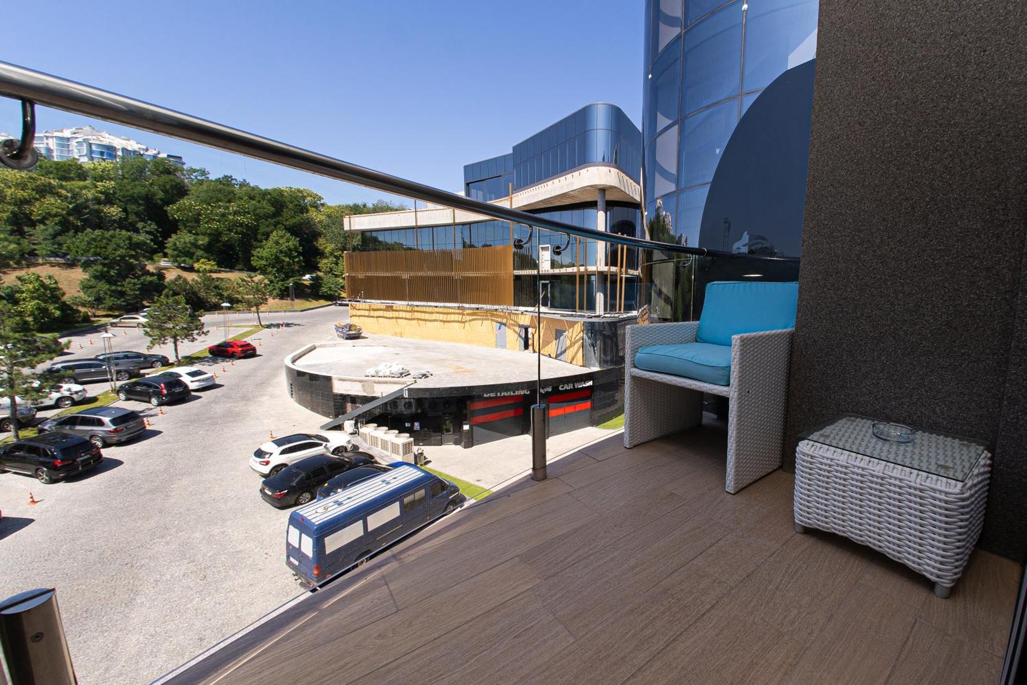 Nemo Hotel Resort & Spa Odessa Exterior foto A balcony