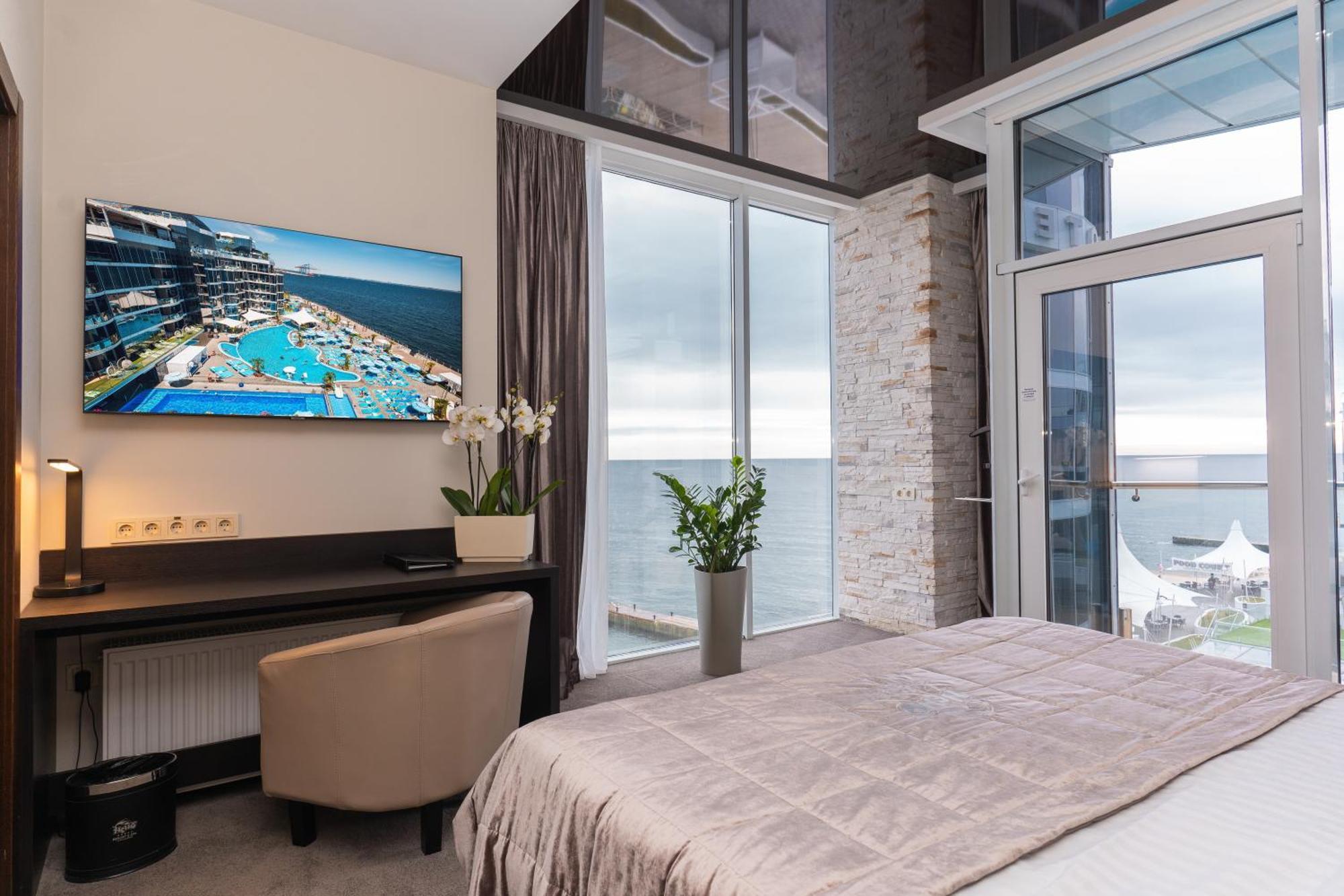 Nemo Hotel Resort & Spa Odessa Quarto foto A bedroom in the hotel