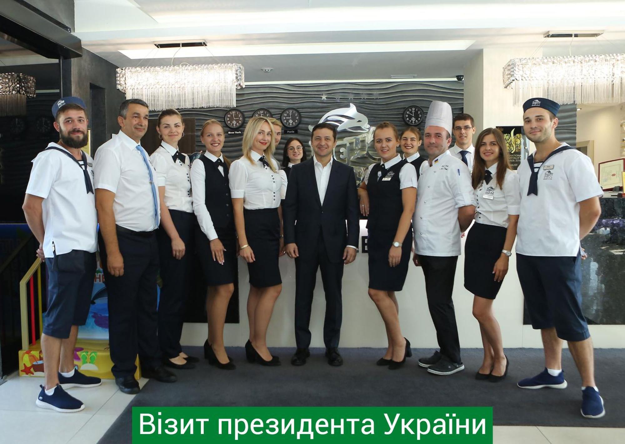 Nemo Hotel Resort & Spa Odessa Exterior foto President of Ukraine Petro Poroshenko with the staff of the President's Office