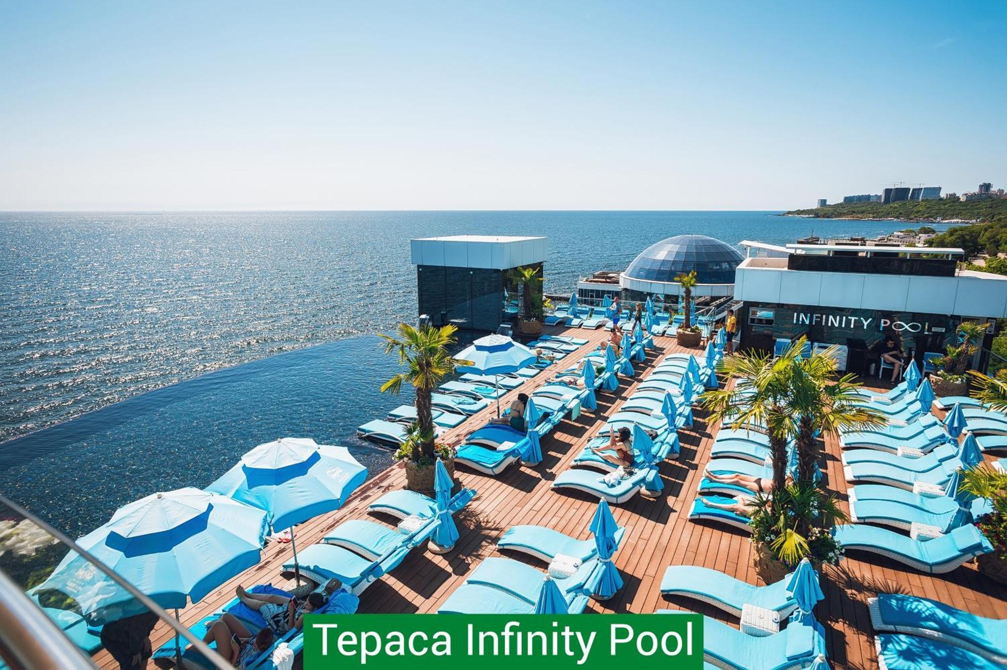 Nemo Hotel Resort & Spa Odessa Exterior foto Infinity pool
