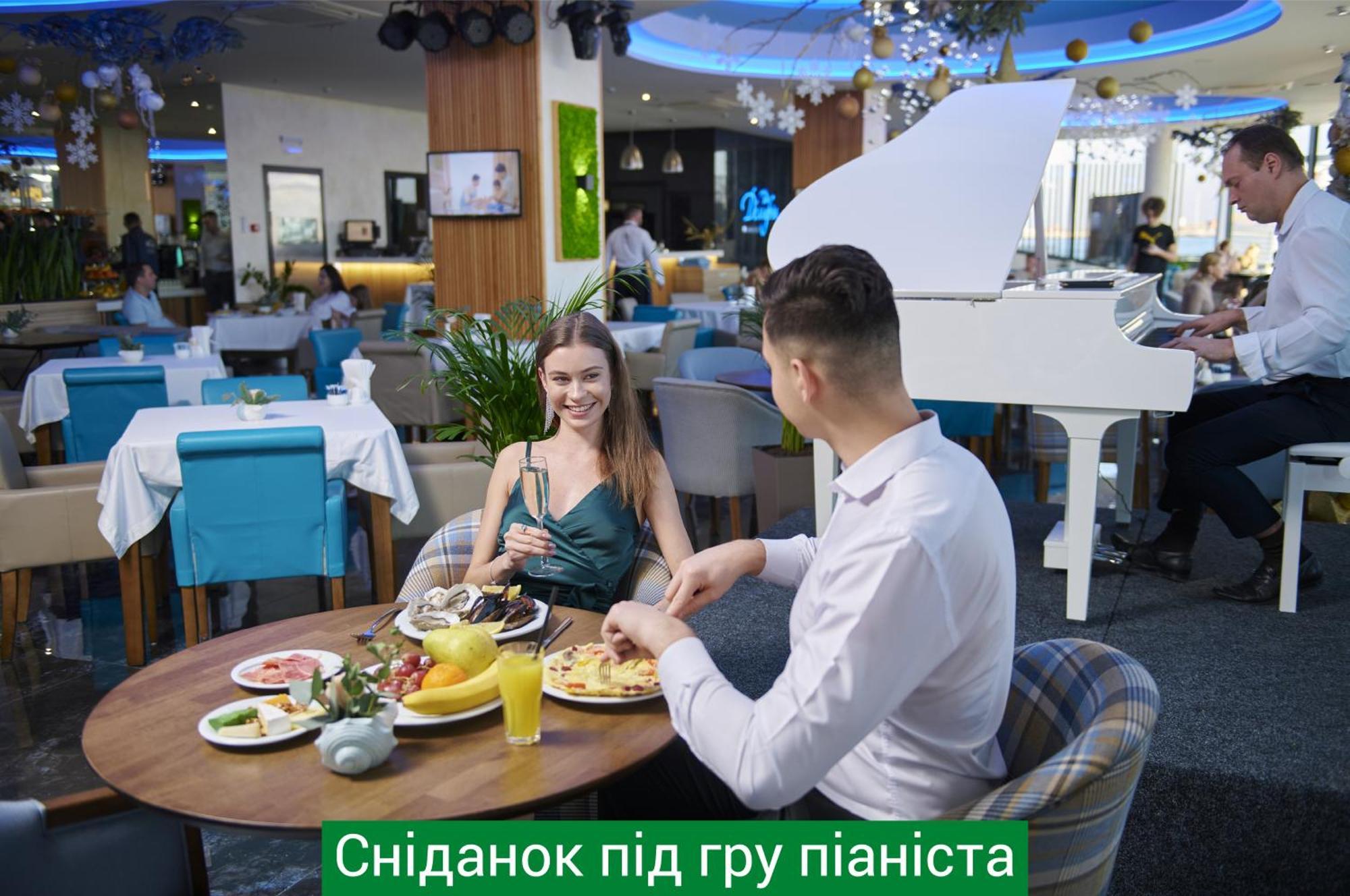 Nemo Hotel Resort & Spa Odessa Exterior foto Restaurant in the airport